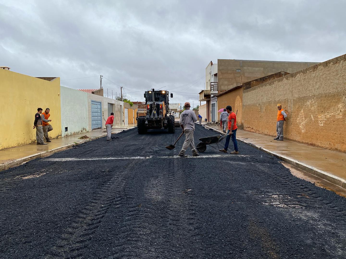 COM FOCO NA SEGURANÇA E MODERNIZAÇÃO, PREFEITURA DE JOÃO DOURADO INICIA OBRAS DE RECAPEAMENTO